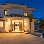 Вілла Vacation I Sharma, Sea View Villa, Prime Location, Heated Pool, Sauna, Cine & Entertainment Room, Close To The And Puerto Banus *