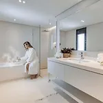Vacation I Sharma, Sea View Villa, Prime Location, Heated Pool, Sauna, Cine & Entertainment Room, Close To The And Puerto Banus *