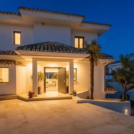 וילה Vacation I Sharma, Sea View Villa, Prime Location, Heated Pool, Sauna, Cine & Entertainment Room, Close To The And Puerto Banus *