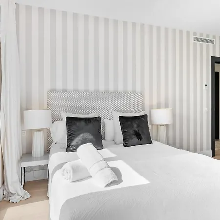 Vacation I Sharma, Sea View Villa, Prime Location, Heated Pool, Sauna, Cine & Entertainment Room, Close To The And Puerto Banus *