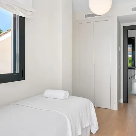 Vacation I Sharma, Sea View Villa, Prime Location, Heated Pool, Sauna, Cine & Entertainment Room, Close To The And Puerto Banus *