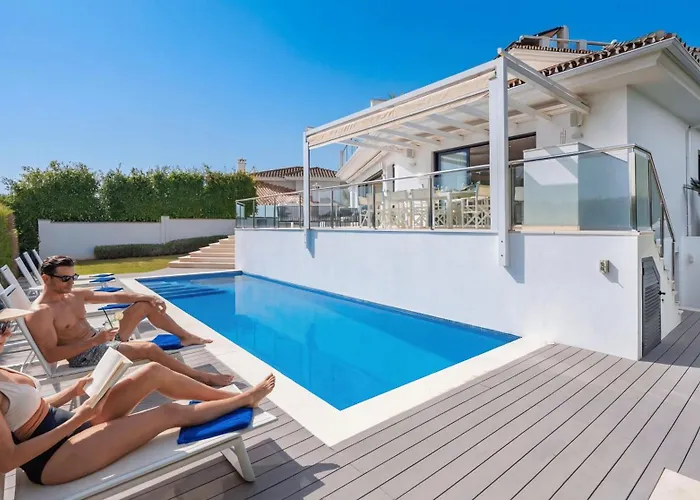 Vacation I Sharma, Sea View Villa, Prime Location, Heated Pool, Sauna, Cine & Entertainment Room, Close To The