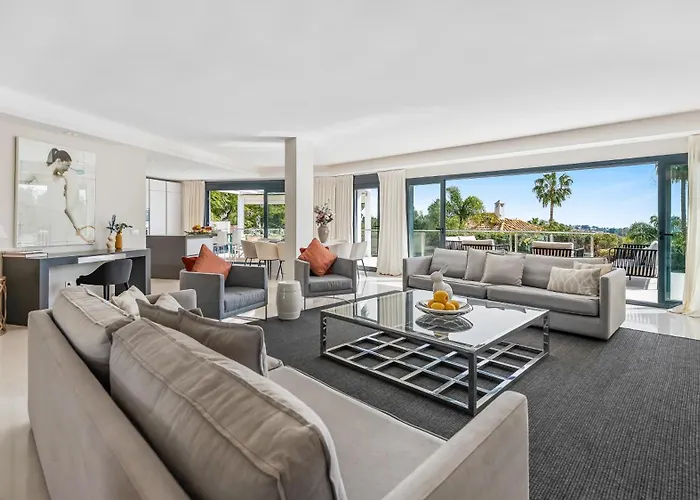 Villa Vacation I Sharma, Sea View Villa, Prime Location, Heated Pool, Sauna, Cine & Entertainment Room, Close To The Marbellac