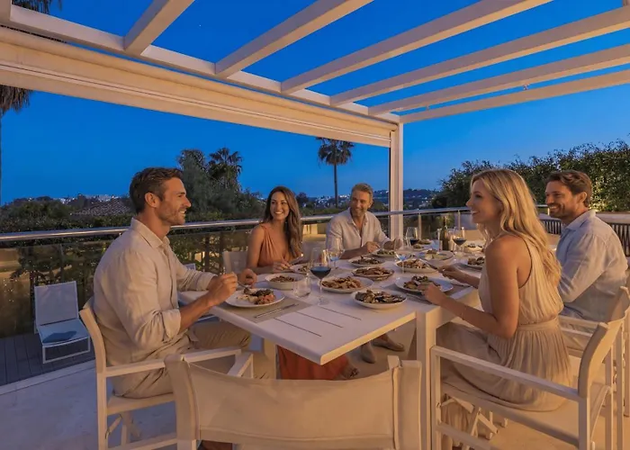 Vacation I Sharma, Sea View Villa, Prime Location, Heated Pool, Sauna, Cine & Entertainment Room, Close To The