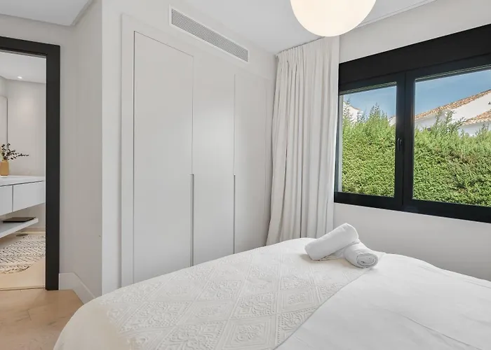 Vila Vacation I Sharma, Sea View Villa, Prime Location, Heated Pool, Sauna, Cine & Entertainment Room, Close To The Marbella