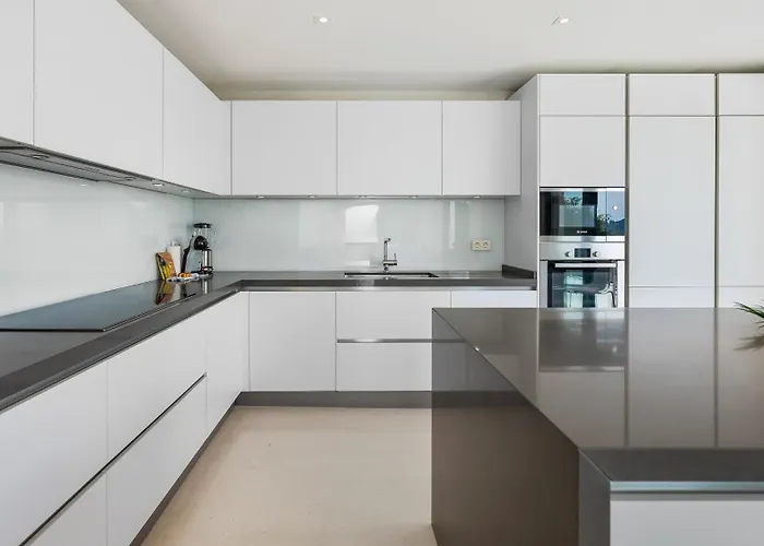 Vacation I Sharma, Sea View Villa, Prime Location, Heated Pool, Sauna, Cine & Entertainment Room, Close To The Villa