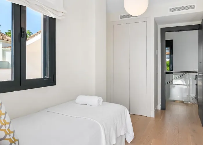 Vacation I Sharma, Sea View Villa, Prime Location, Heated Pool, Sauna, Cine & Entertainment Room, Close To The *